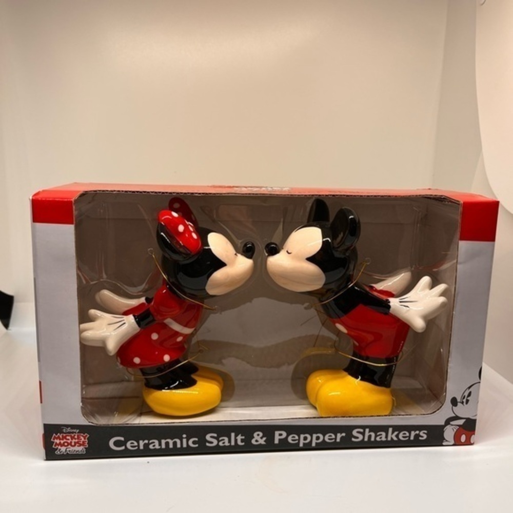 Mickey Mouse and Mini mouse salt and pepper shakers